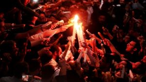 LIVE: Η τελετή αφής του Αγίου Φωτός στα Ιεροσόλυμα