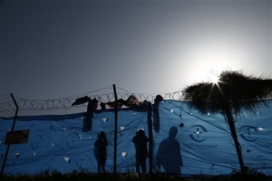 Κομισιόν: Πρώτο βήμα οι επαναπροωθήσεις προσφύγων