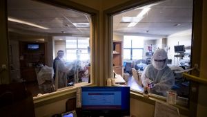 CDC – Κορονοϊός: Ο ένας στους τρεις υγειονομικούς στις ΗΠΑ παραμένει ανεμβολίαστος