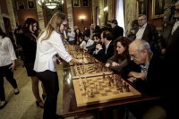 Η Βουλή μετατράπηκε σε απέραντη... σκακιέρα