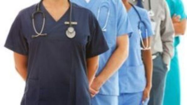 Ιατρικός Σύλλογος Θεσσαλονίκης: Η πολιτεία πρέπει να συγκρατήσει άμεσα το κύμα φυγής κυρίως των νέων γιατρών