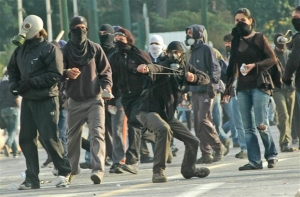 Πολυτεχνείο: Αναρχικοί επιτέθηκαν σε αναρχικούς και αριστερούς νομίζοντας ότι είναι Κνίτες