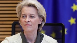 Φον ντερ Λάιεν: Βρισκόμαστε σε περίοδο κρίσης στην οποία οι απολυταρχίες αμφισβητούν τις δημοκρατίες