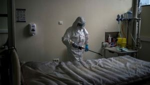Ισπανία: Όσοι αναρρώνουν θα πρέπει να περιμένουν έξι μήνες για το εμβόλιο