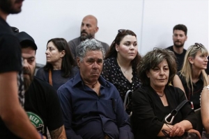 Οικογένεια Φύσσα: Επικίνδυνοι όσοι πιστεύουν στον εκδημοκρατισμό των φασιστών