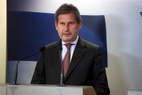 Γιοχάνες Χαν: Μη ικανοποιητική η κατανομή προσφύγων από την Ελλάδα