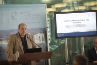 Φίλης: Έλεγχοι και στα φροντιστήρια ξένων γλωσσών