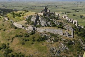 Το φωτισμό του Βυζαντινού φρουρίου Γυναικοκάστρου θα εγκαινιάσει η υπουργός Πολιτισμού τη Δευτέρα 1/9