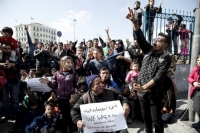 Οι πρόσφυγες στους δρόμους, η Ευρώπη στα κάγκελα