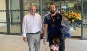 Δήμος Λαγκαδά: Θερμή υποδοχή Ταχματζίδη στον “χρυσό” Κώστα Τζούνη στο αεροδρόμιο (pics)