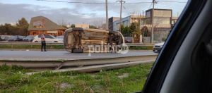 Θεσσαλονίκη: «Τούμπαρε» αυτοκίνητο στα ανατολικά (ΦΩΤΟ)