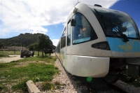 Αναστέλλουν τις στάσεις εργασίας οι σιδηροδρομικοί