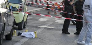 Φρίκη στη Ρώμη: Πληροφορίες για τέσσερις νεκρούς από πυροβολισμούς σε μπαρ