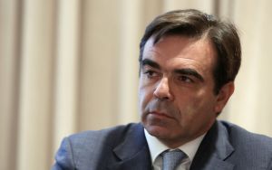Σχοινάς: Η παρέμβαση Σαμαρά που οδήγησε τον Γιούνκερ στην προεδρία της Κομισιόν (video)