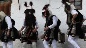 Παραδόσεις και λαϊκές δοξασίες των γιορτών-Έθιμα με αντοχή στον χρόνο