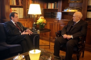 Μήνυμα συμπαράστασης Καρ. Παπούλια σε Ν. Αναστασιάδη