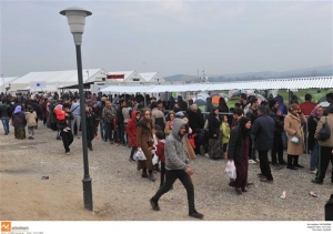 Κλείνουν σταδιακά τα ευρωπαϊκά σύνορα, γεμίζουν τα hot spots, «έμφραγμα» στη χώρα με τους πρόσφυγες