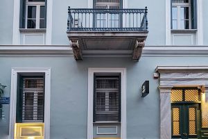 Νίκος Ανθρακίδης: Ο κιλκισιώτης που σκορπά… νότες στου Ψυρρή με το νέο MEDLEY HOTEL