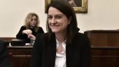 Κεραμέως για Πανελλήνιες σε ΣΚΑΪ: Καμία κατεύθυνση στα θέματα - Ανεξάρτητη η επιτροπή