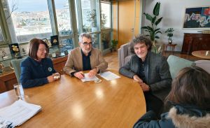 Δήμος Θεσσαλονίκης: Υπογράφηκε το πρώτο μισθωτήριο για δημοτικό ακίνητο στο πρόγραμμα «Κοινωνική στέγαση για τις πλέον ευάλωτες ομάδες»