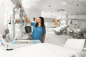 ΙΣΑ: Ασθενής πέθανε περιμένοντας κρεβάτι στην εντατική