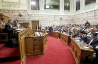 Βουλή: Με αποχώρηση των βουλευτών του ΚΚΕ και αντιδράσεις ξεκίνησε η συζήτηση των προαπαιτούμενων