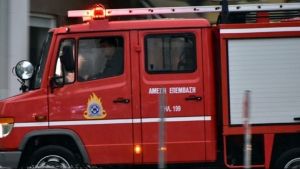 Εμπρηστικές επιθέσεις σε κατάστημα και σταθμευμένο αυτοκίνητο