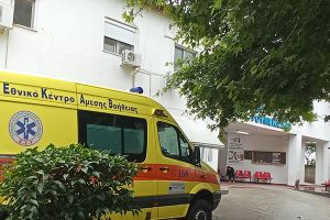 Ασθενοφόρο του ΕΚΑΒ στο νοσοκομείο Γουμένισσας τις ημέρες των «Θεοτοκίων»