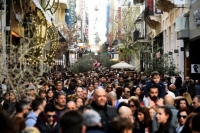 Εορταστικό ωράριο: Ποιες ώρες θα είναι ανοιχτά τα καταστήματα