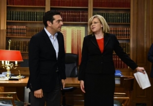 Συνάντηση Τσίπρα με την επίτροπο Κορίνα Κρετσού