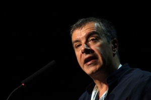 Θεοδωράκης: Η κυβέρνηση δεν μπορεί να ολοκληρώσει την τετραετία