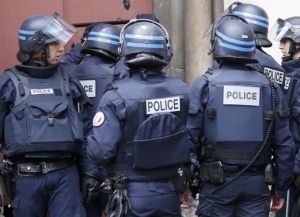 Οι γάλλοι αστυνομικοί θα οπλοφορούν και εκτός υπηρεσίας