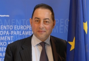 Πιτέλα: Ποτέ δεν πρόσφερα θέση στον Τσίπρα στους ευρωσοσιαλιστές