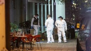 Επίθεση στη Βιέννη: Ο δράστης είχε καταδικασθεί για συμμετοχή σε τρομοκρατική οργάνωση-Τριήμερο εθνικό πένθος στην Αυστρία