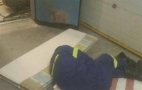 «Άστεγοι» παραμένουν οι πυροσβέστες που μετατέθηκαν στο αεροδρόμιο Μυκόνου