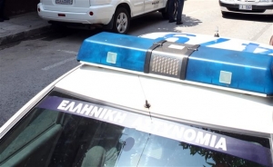 Πειραιάς: Αντρας αυτοπυρπολήθηκε στη μέση του δρόμου