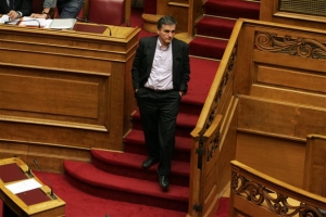 Οι κόκκινες γραμμές της κυβέρνησης παραμένουν, τονίζει ο Ευ.Τσακαλώτος