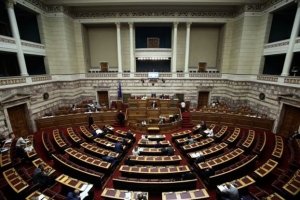 Προς τη Βουλή το νομοσχέδιο με τα προαπαιτούμενα για την εκταμίευση της υποδόσης των €2,8 δισ.