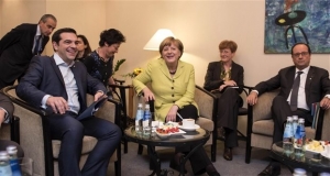 Κυβέρνηση μεταξύ «σφύρας και άκμονος»