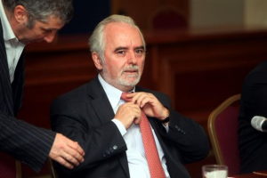 Κουτρουμάνης: Η κυβέρνηση ενοχοποιεί τους πολιτικούς της αντιπάλους