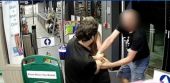 Σοκ στην Βρετανία: Επιτέθηκε με βελόνες σε προσωπικό σούπερ μάρκετ – Βρέθηκαν θετικοί στον HIV