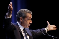 Ακόμη και ο Σαρκοζί θα ψήφιζε Ολάντ για να μη βγει το Εθνικό Μέτωπο