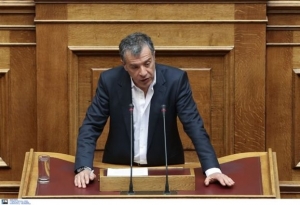 Ο Στ. Θεοδωράκης προσάπτει στην κυβέρνηση «φλερτ με τους τυχοδιωκτισμούς»