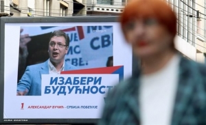 Στις κάλπες προσέρχονται οι Σέρβοι για τις πρόωρες εκλογές