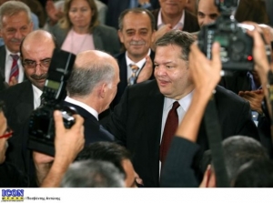 ΠΑΣΟΚ: Αδιανόητο να υπονομευθεί η ενότητα από τον Γ. Παπανδρέου