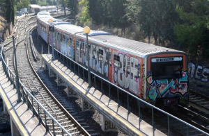 Γυναίκα έπεσε στις γραμμές του ΗΣΑΠ στο Μοναστηράκι