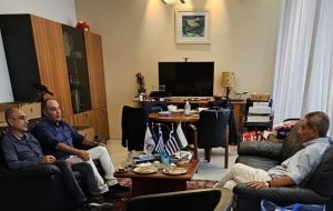 Συνάντηση του Καρδάρα με τον διευθύνων σύμβουλο της ΔΕΘ-HELEXPO, Κυριάκο Ποζρικίδη (ΦΩΤΟ)