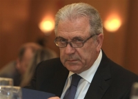 Αβραμόπουλος: Το προσφυγικό είναι πανευρωπαϊκό πρόβλημα