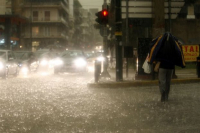 Θεσσαλονίκη: Πλημμύρες και συγκρούσεις ΙΧ από την καταιγίδα