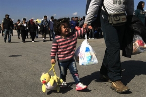 Δύο πλοία με πάνω από 3.000 πρόσφυγες φτάνουν στον Πειραιά